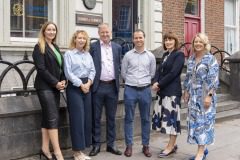 26/06/2025
Dr Gillian Barry, TUS, Mairead Connolly, Limerick Chamber President, Damien Garrihy, AIB, Redmond McDonnell, Designpro Automation, Michelle Gallagher, CEO Limerick Chamber and Lavinia Duggan Ryan, Award Committee Chair pictured at the launch of Limerick Chamber Awards 2025.
Pic: Don Moloney