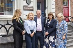 26/06/2025
Dr Gillian Barry, TUS, Mairead Connolly, Limerick Chamber President, Damien Garrihy, AIB, Michelle Gallagher, CEO Limerick Chamber and Lavinia Duggan Ryan, Award Committee Chair pictured at the launch of Limerick Chamber Awards 2025.
Pic: Don Moloney