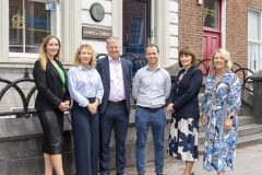 26/06/2025
Dr Gillian Barry, TUS, Mairead Connolly, Limerick Chamber President, Damien Garrihy, AIB, Redmond McDonnell, Designpro Automation, Michelle Gallagher, CEO Limerick Chamber and Lavinia Duggan Ryan, Award Committee Chair pictured at the launch of Limerick Chamber Awards 2025.
Pic: Don Moloney