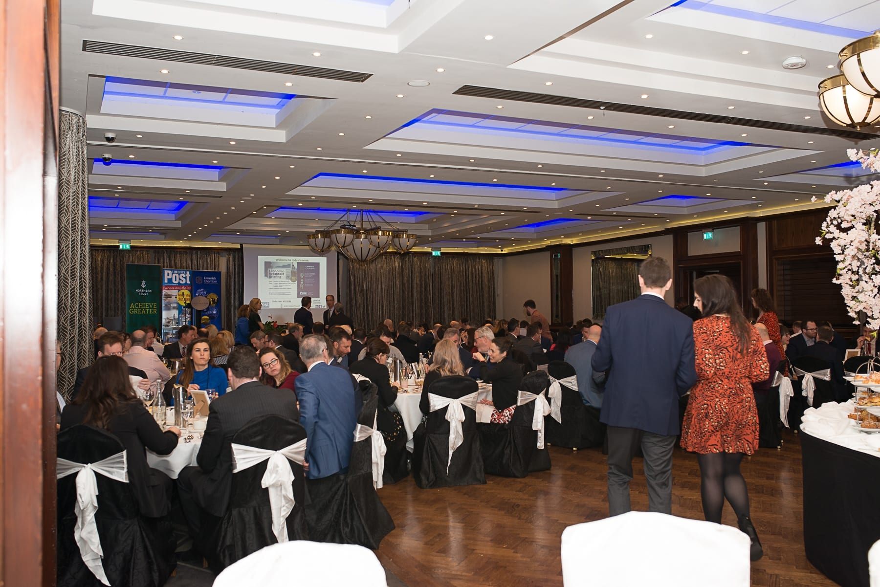 no_repro_fee-_newspaper-_limerick_chamber_Economic_Trends000_(16)