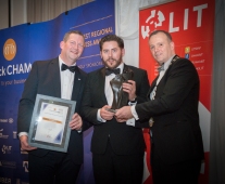 No repro fee- limerick chamber president's dinner 2017 - 17-11-2017, From Left to Right: Best innovative Start Up Award: Dr Liam Brown- Vice President LIT / Award Sponsored by LIT , Barry Fitzgerald - Cloud Cards, Ken Johnson - President Limerick Chamber. Photo credit Shauna Kennedy