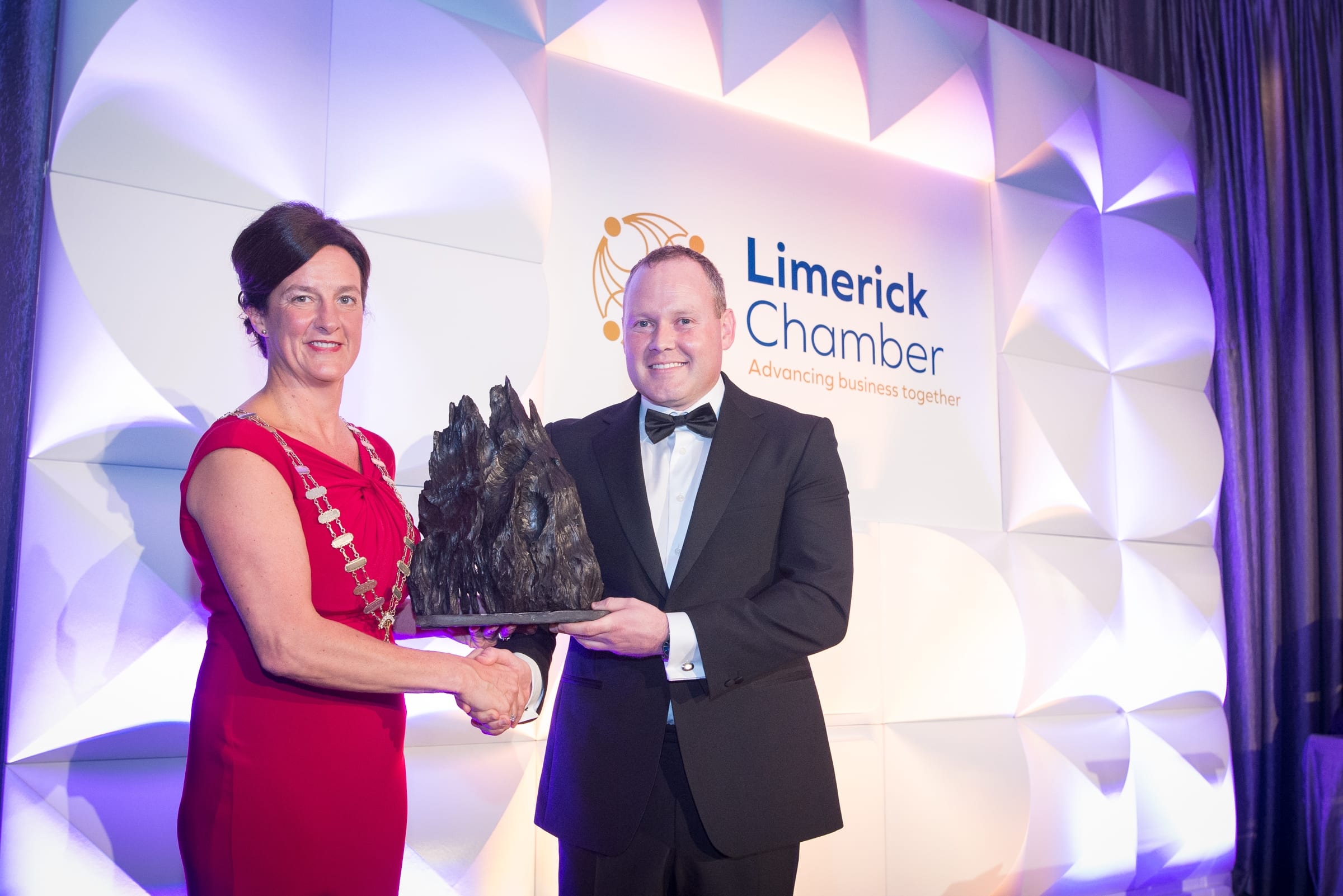 No repro fee- limerick chamber president's dinner- 16-11-2018, From Left to Right: President Choice Award, 
Dr Mary Shine - President Limerick Chamber, Kieran Curran - Anucell / winner
Photo credit Shauna Kennedy