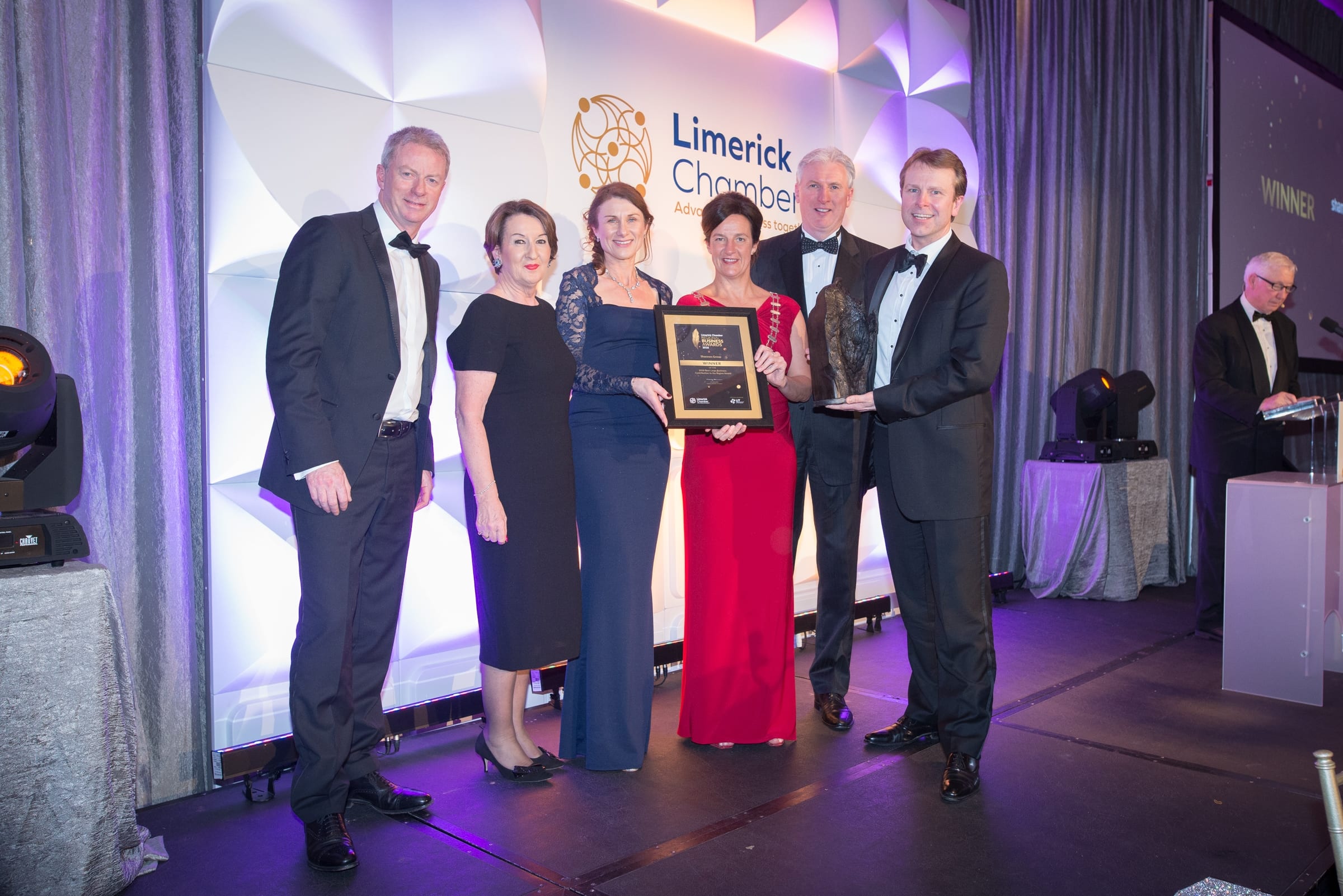 No repro fee- limerick chamber president's dinner- 16-11-2018, From Left to Right: 
2018 Best Large Business Award. Award sponsored by HOMS:  Ray O Driscoll  -Shannon Group, Rose Hynes - Shannon Group, Mary Considine - Shannon Group, Dr. Mary Shire - President Limerick Chamber, Donal Creation - HOMS / Awards Sponsor, Matthew Thomas - Managing Director Shannon Group.